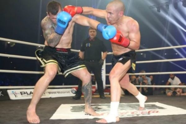 Μιχάλης Ζαμπίδης: Κερδίζει τον Moxon στο φινάλε της kickboxing καριέρας του